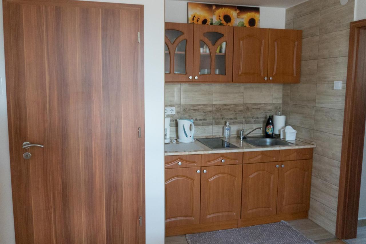 Rita-Var Szallashely Nyíregyháza Exteriör bild